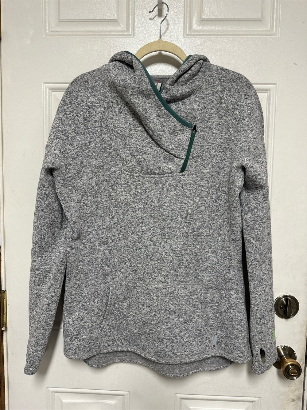 STIO Sweater Women's Large Gray Sweetwater Fleece Hoodie Pullover Thumb Holes
